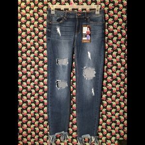 BRAND NEW ! Ripped Jeans